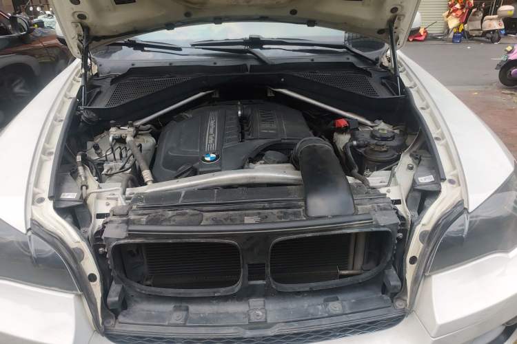 Used BMW X6 2013 xDrive35i Engine Bay