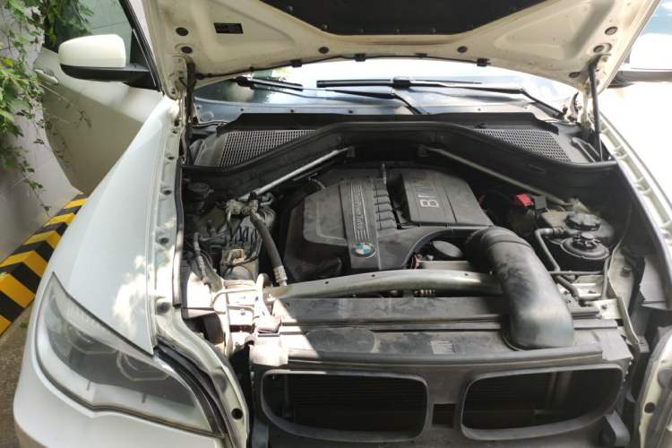 Used BMW X6 2013 xDrive35i Engine Bay Right