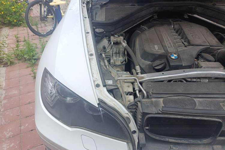 Used BMW X6 2013 xDrive35i Engine Bay Right