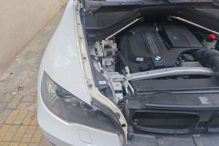 Used BMW X6 2013 xDrive35i Engine Bay Right