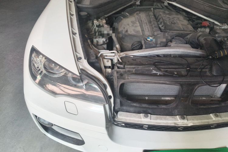Used BMW X6 2013 xDrive35i Engine Bay Right