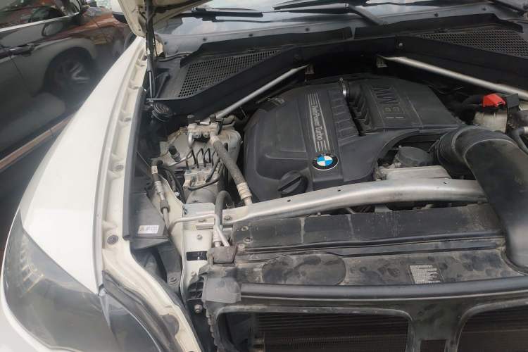 Used BMW X6 2013 xDrive35i Engine Bay Right