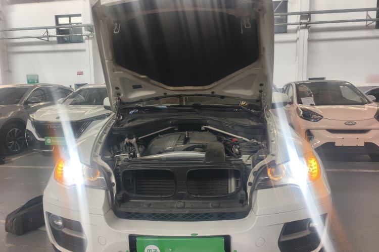 Used BMW X6 2013 xDrive35i Engine Bay