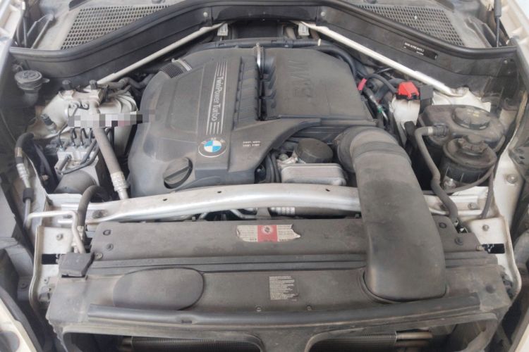 Used BMW X6 2013 xDrive35i Engine Bay