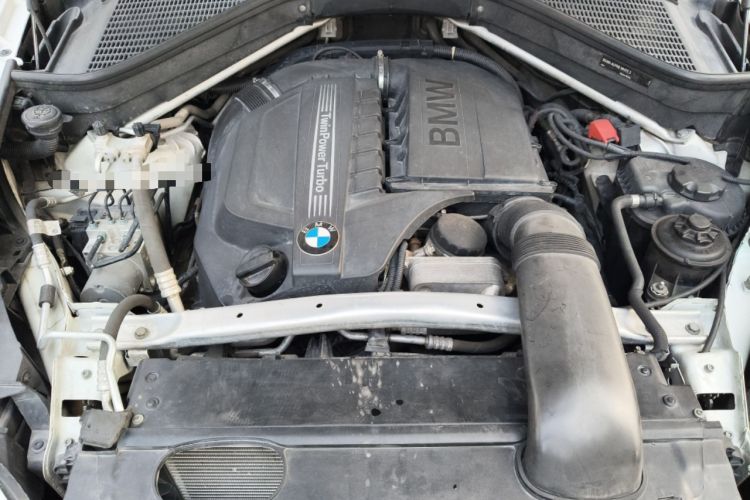 Used BMW X6 2013 xDrive35i Engine Bay