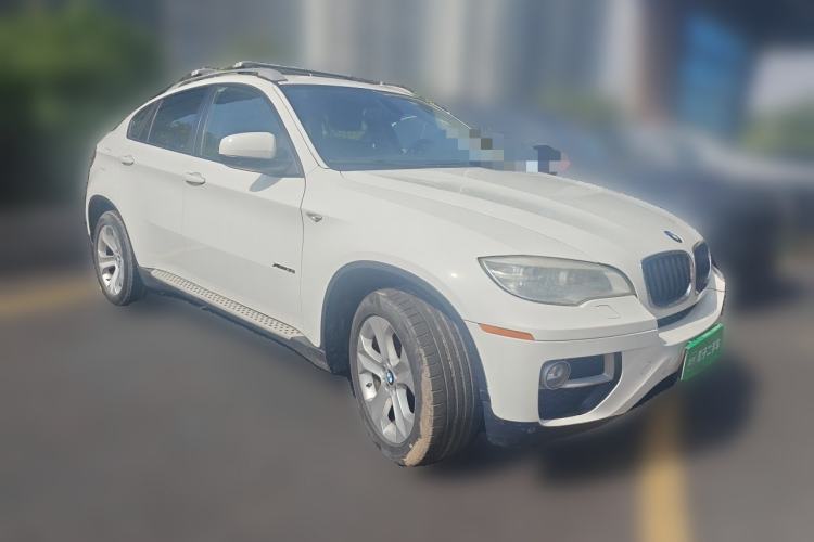 Used BMW X6  Front Right 45 Deg