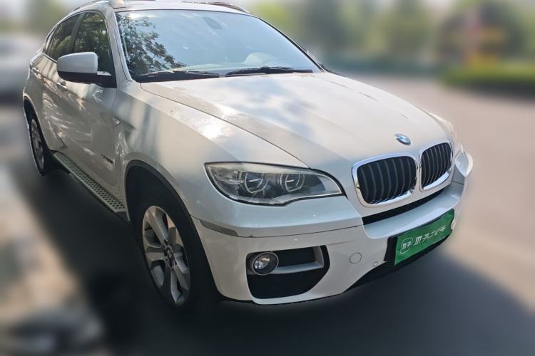 Used BMW X6 2013 xDrive35i U.S. specification Front Right 45 Deg