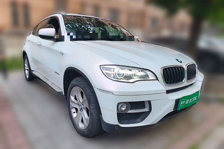 Used BMW X6  Front Right 45 Deg