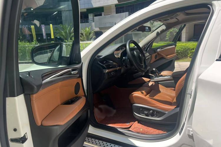 Used BMW X6 2013 xDrive35i Interior 2