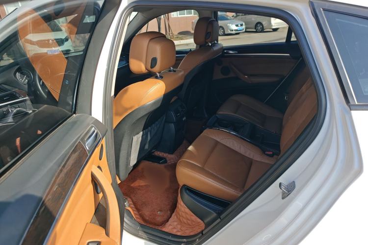 Used BMW X6 2013 xDrive35i Interior 2