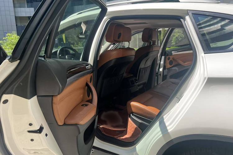 Used BMW X6 2013 xDrive35i Interior 3