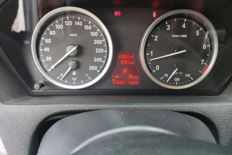 Used BMW X6 2013 xDrive35i Odometer Close Up
