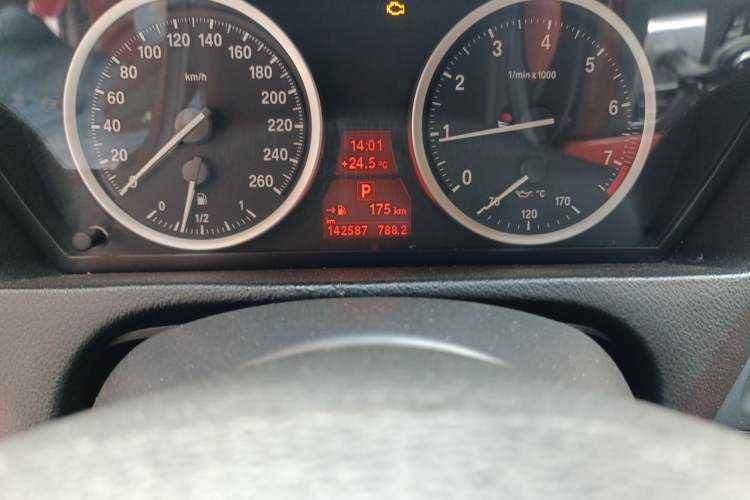 Used BMW X6 2013 xDrive35i Odometer Close Up