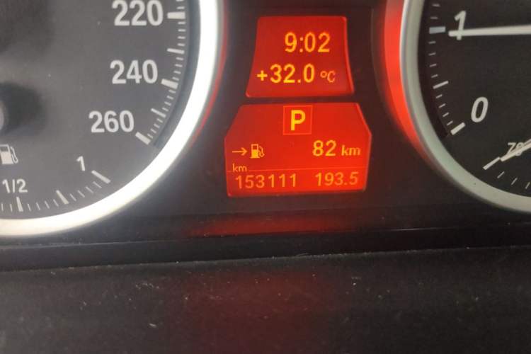 Used BMW X6 2013 xDrive35i Odometer Close Up
