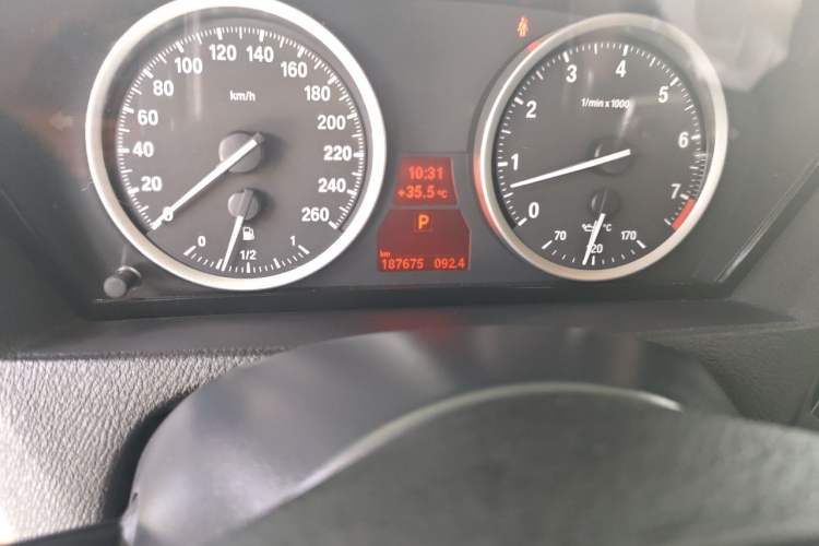 Used BMW X6 2013 xDrive35i Odometer Close Up