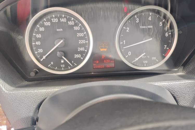 Used BMW X6 2013 xDrive35i Odometer Close Up
