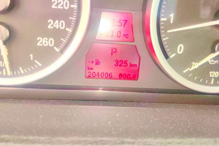 Used BMW X6 2013 xDrive35i Odometer Close Up