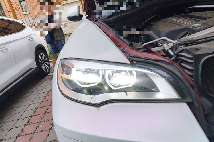 Used BMW X6  Right Front Headlight