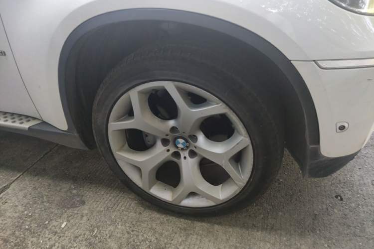 Used BMW X6 2013 xDrive35i Right Front Wheel Hub