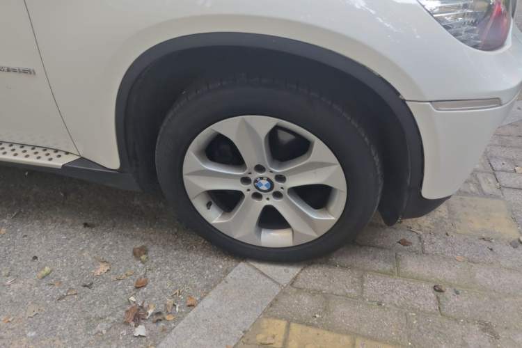 Used BMW X6 2013 xDrive35i Right Front Wheel Hub