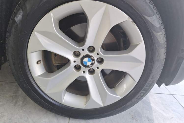 Used BMW X6 2013 xDrive35i Right Front Wheel Hub