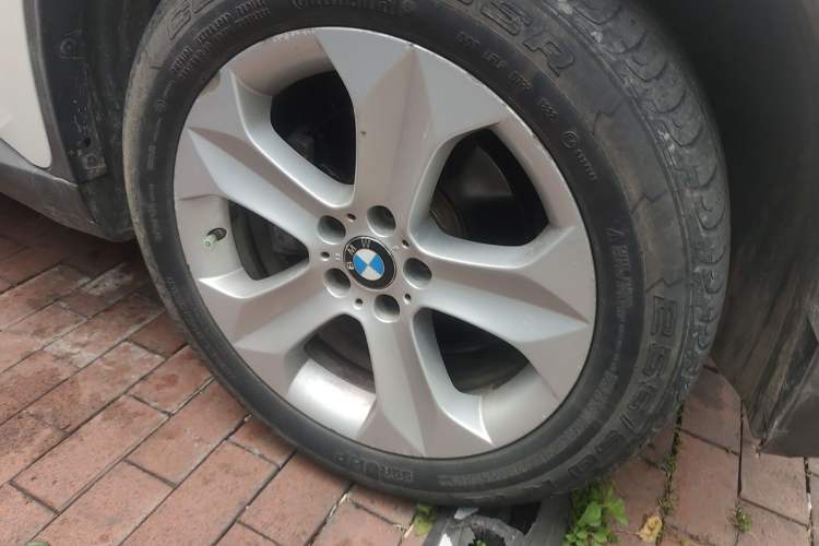 Used BMW X6 2013 xDrive35i Right Front Wheel Hub