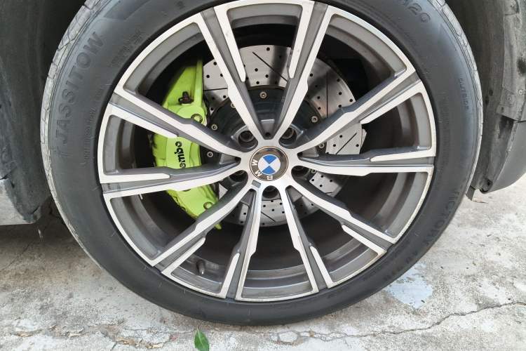 Used BMW X6 2013 xDrive35i Right Front Wheel Hub