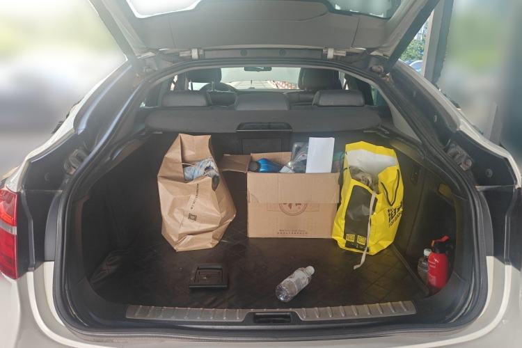 Used BMW X6  Trunk