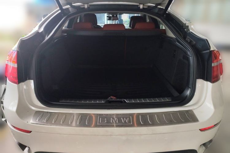 Used BMW X6  Trunk