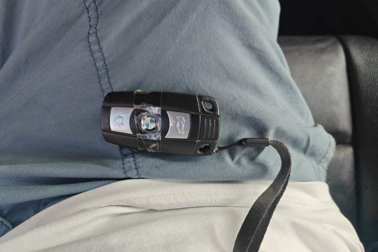 Used BMW X6  Vehicle Key