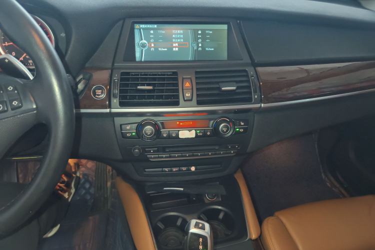 Used BMW X6 2014 xDrive35i Sport model Audio And AC Panel
