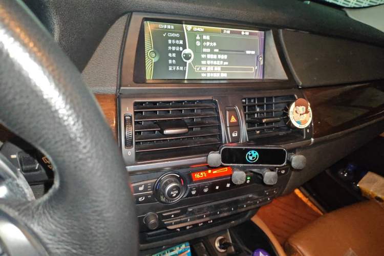 Used BMW X6 2014 xDrive35i Sport model Audio And AC Panel