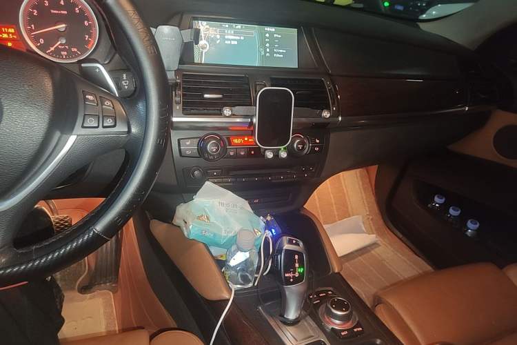 Used BMW X6 2014 xDrive35i Sport model Audio And AC Panel