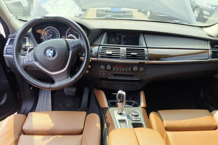 Used BMW X6 2014 xDrive35i Sport model Center Console
