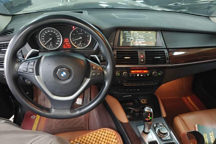 Used BMW X6 2014 xDrive35i Sport model Center Console