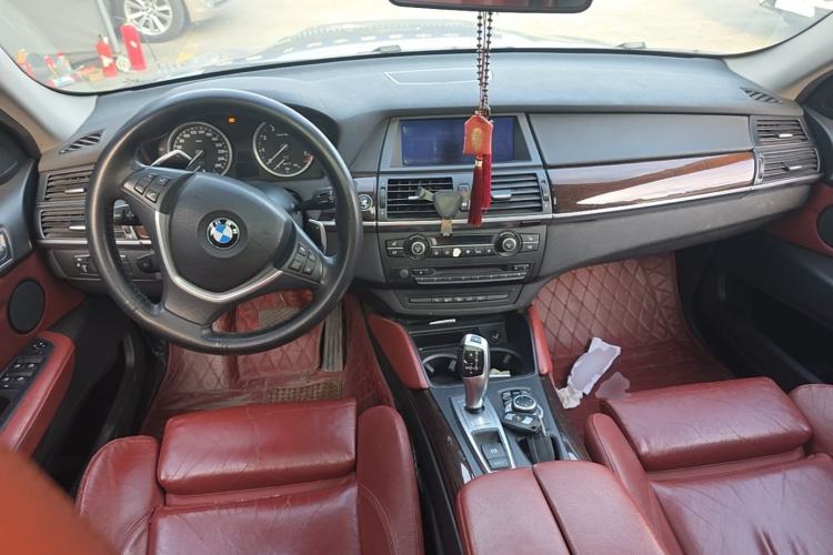 Used BMW X6  Center Console