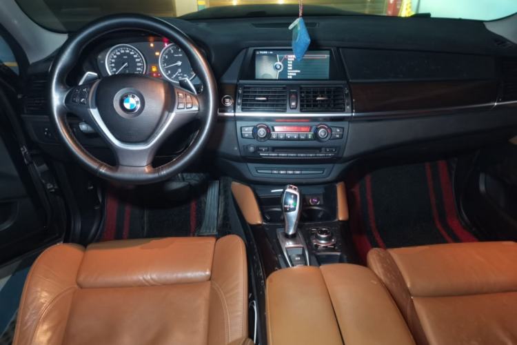 Used BMW X6 2014 xDrive35i Sport model Center Console