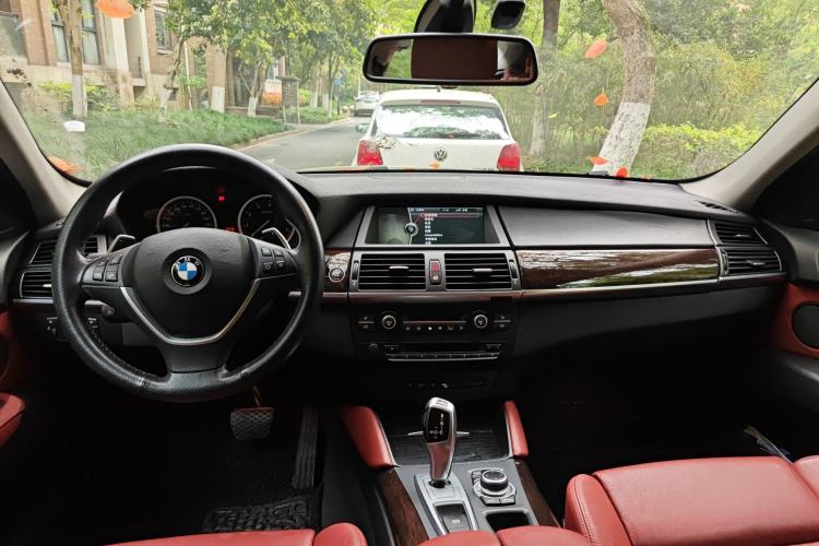 Used BMW X6 2014 xDrive35i Sport model Center Console