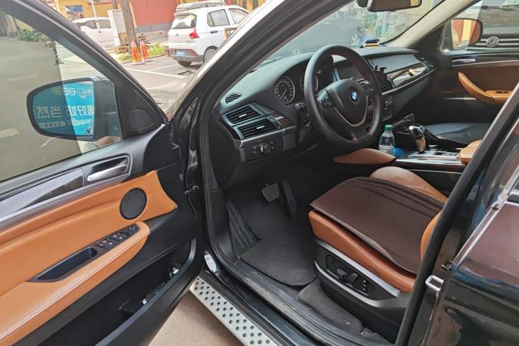 Used BMW X6  Driver Seat