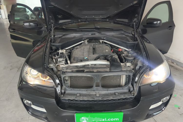 Used BMW X6 2014 xDrive35i Sport model Engine Bay