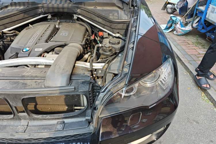 Used BMW X6  Engine Bay Left