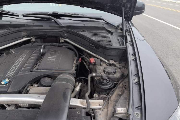 Used BMW X6 2014 xDrive35i Sport model Engine Bay Left