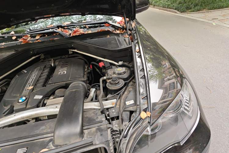 Used BMW X6 2014 xDrive35i Sport model Engine Bay Left