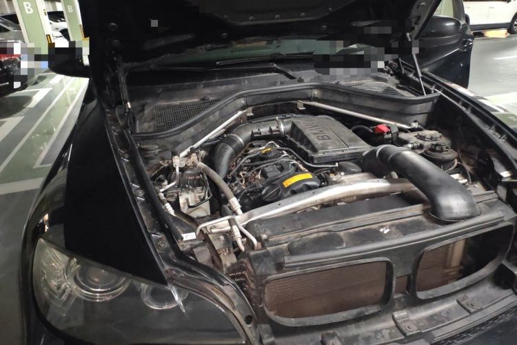 Used BMW X6 2014 xDrive35i Sport model Engine Bay Right