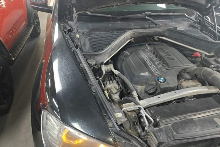 Used BMW X6 2014 xDrive35i Sport model Engine Bay Right