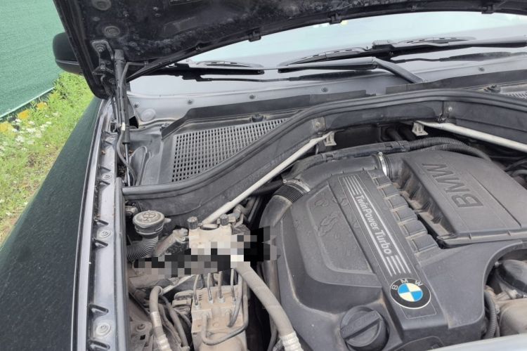 Used BMW X6 2014 xDrive35i Sport model Engine Bay Right
