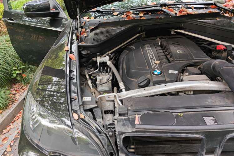 Used BMW X6 2014 xDrive35i Sport model Engine Bay Right