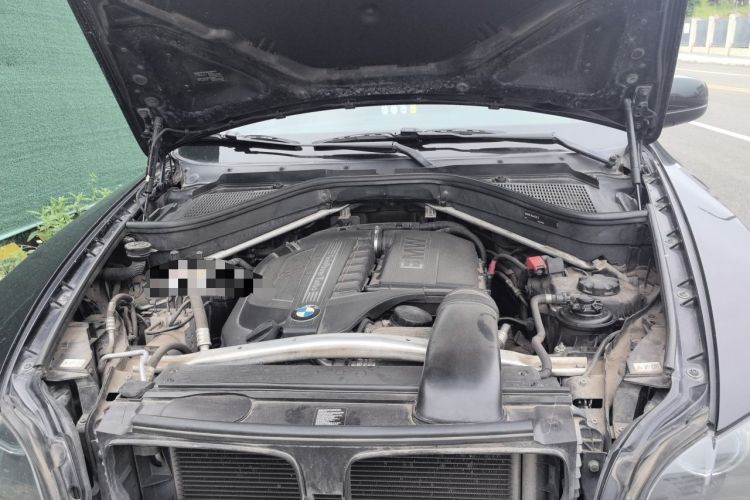 Used BMW X6 2014 xDrive35i Sport model Engine Bay