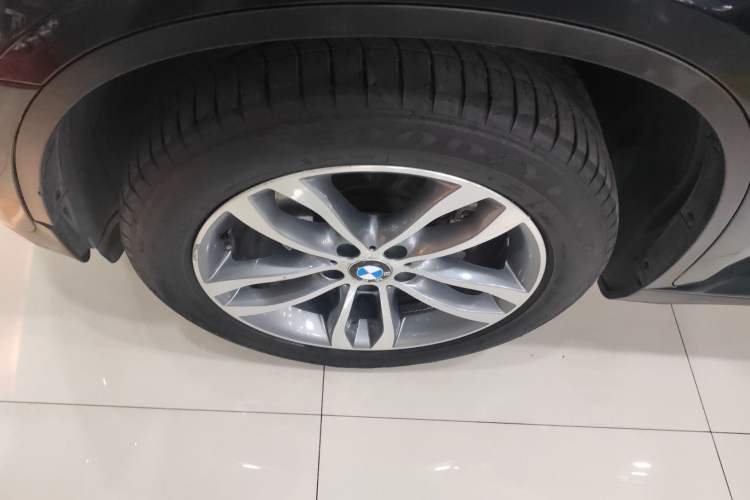 Used BMW X6 2014 xDrive35i Sport model Exterior 7