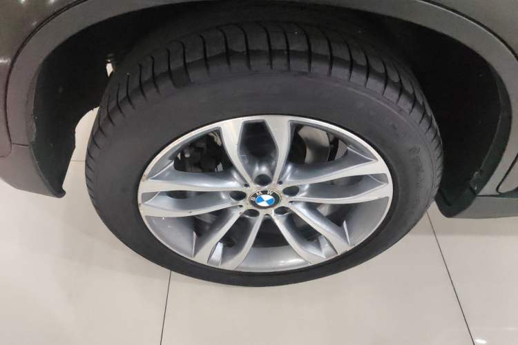 Used BMW X6 2014 xDrive35i Sport model Exterior 8